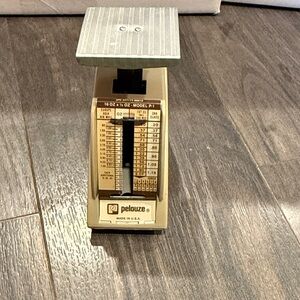 Vintage Pelouze 16 oz postal Scale 1:29